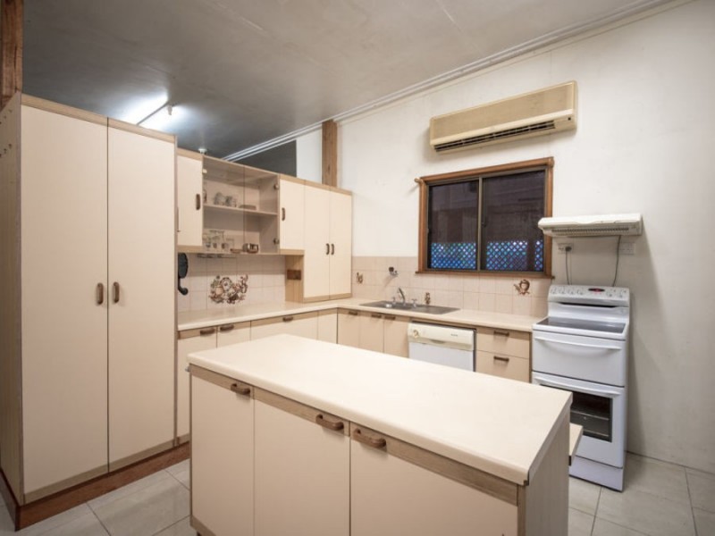 4 BURTON ST, Midge Point QLD 4799