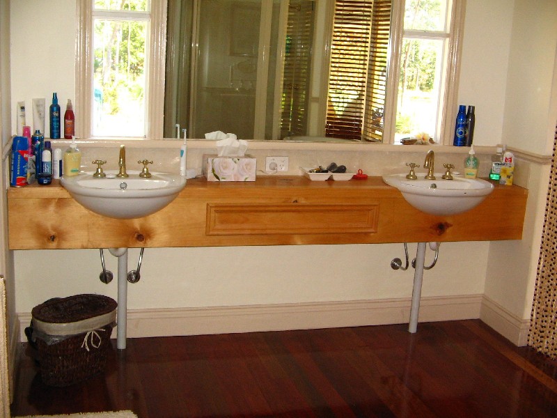 10 LAWSON ST, Midge Point QLD 4799