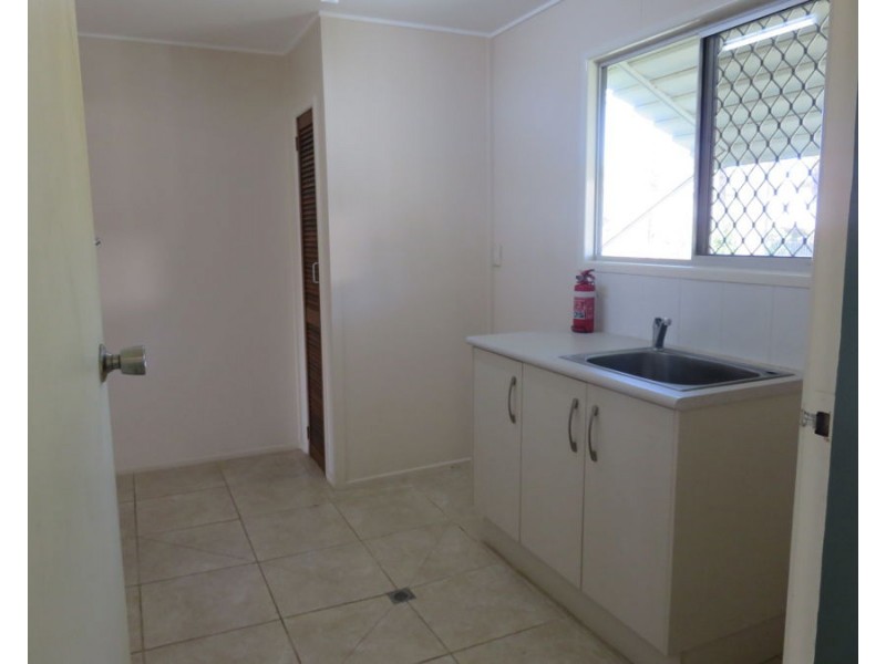 15 PETERS AVE, Midge Point QLD 4799