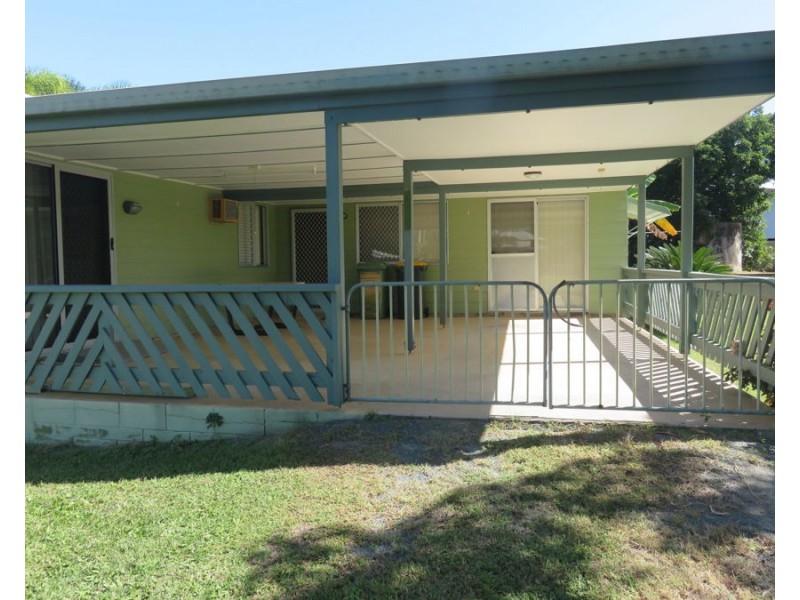 15 PETERS AVE, Midge Point QLD 4799