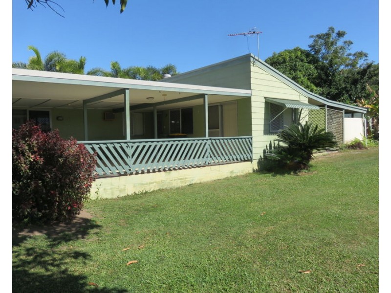 15 PETERS AVE, Midge Point QLD 4799