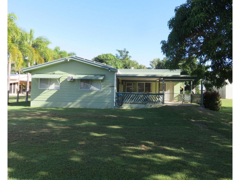 15 PETERS AVE, Midge Point QLD 4799