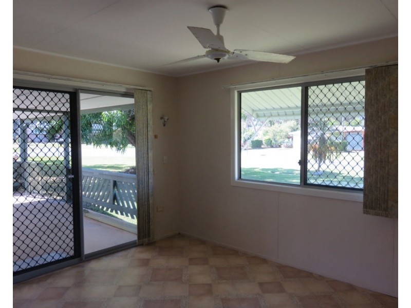 15 PETERS AVE, Midge Point QLD 4799