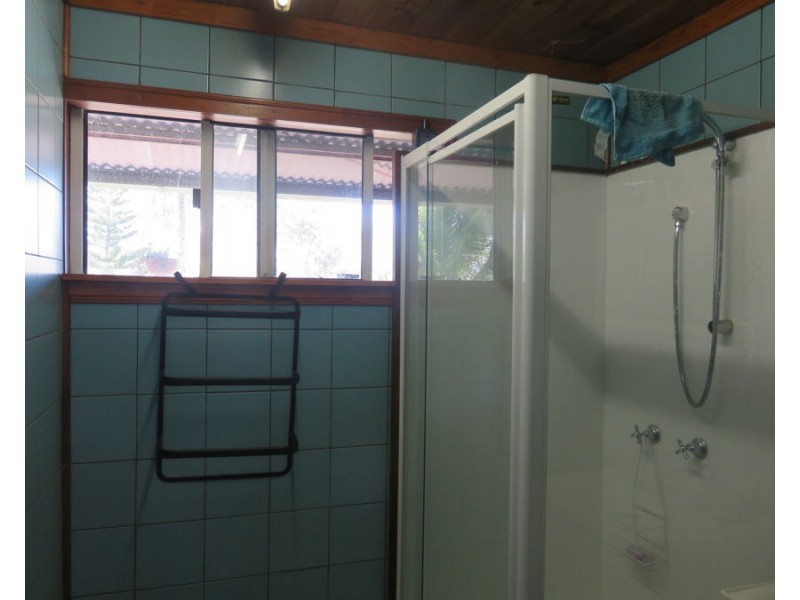 33 CARLISLE CRESCENT, Bloomsbury QLD 4799