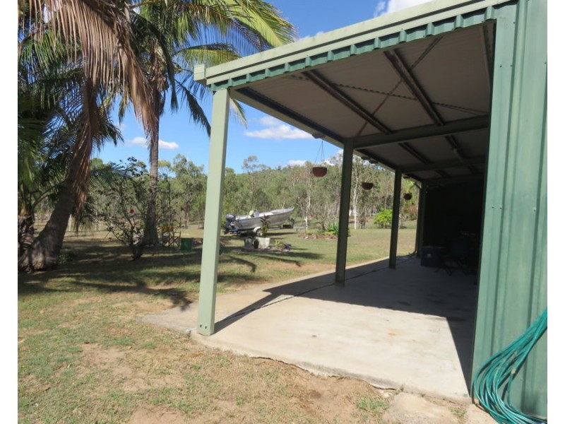 33 CARLISLE CRESCENT, Bloomsbury QLD 4799