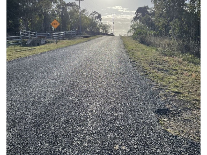 33 CARLISLE CRESCENT, Bloomsbury QLD 4799