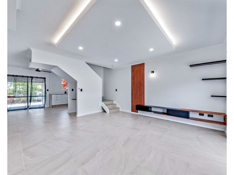 UNIT 27 11 ISLAND DRIVE, Cannonvale QLD 4802