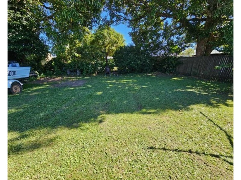 18 ROBERT STEET, Proserpine QLD 4800
