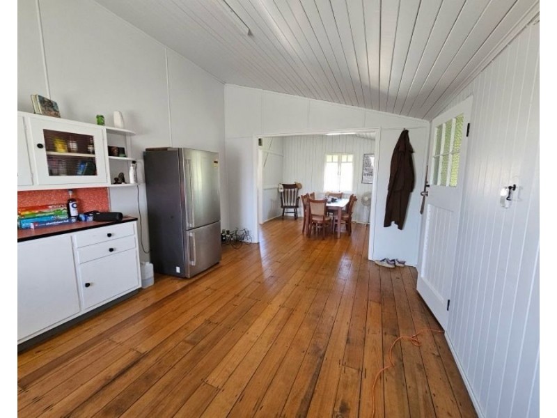 18 ROBERT STEET, Proserpine QLD 4800