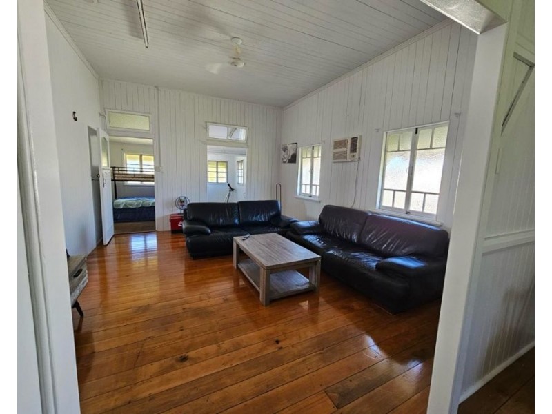 18 ROBERT STEET, Proserpine QLD 4800