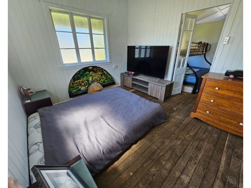 18 ROBERT STEET, Proserpine QLD 4800