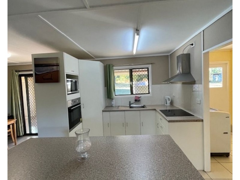 401 Midge Point Rd, Bloomsbury QLD 4799