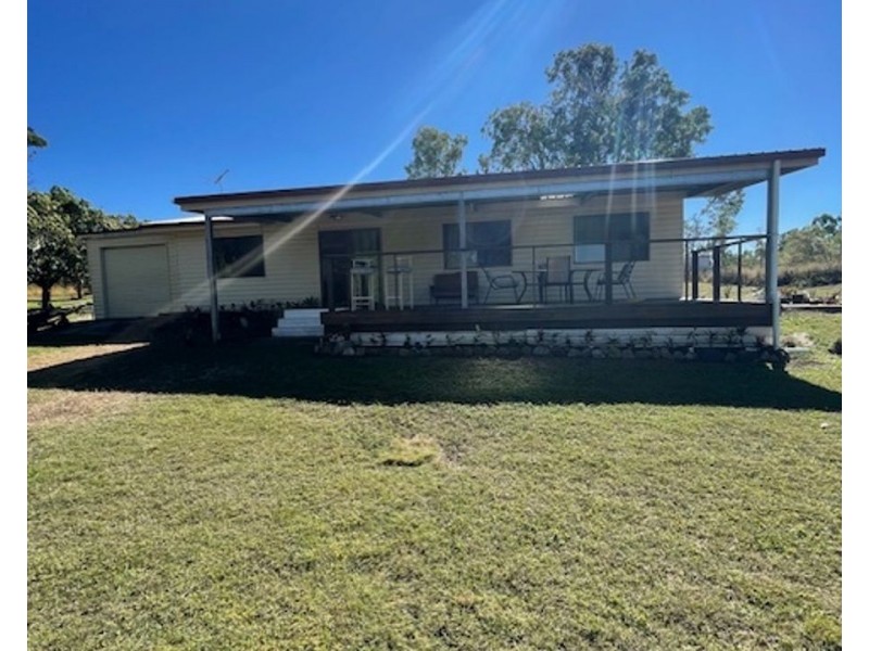 401 Midge Point Rd, Bloomsbury QLD 4799