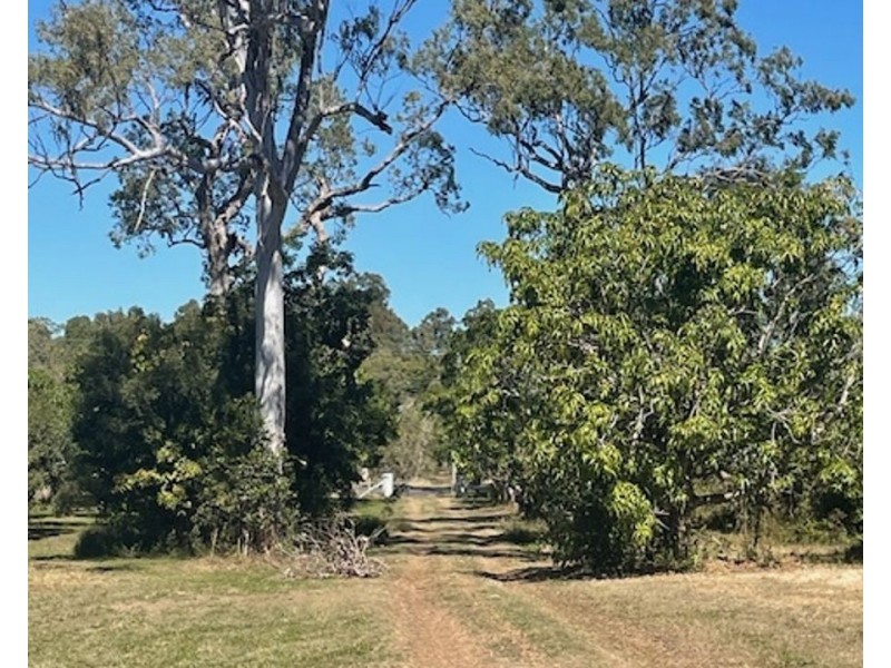 401 Midge Point Rd, Bloomsbury QLD 4799