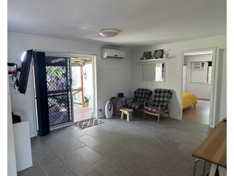 36 CARLISLE CRESCENT, Bloomsbury QLD 4799