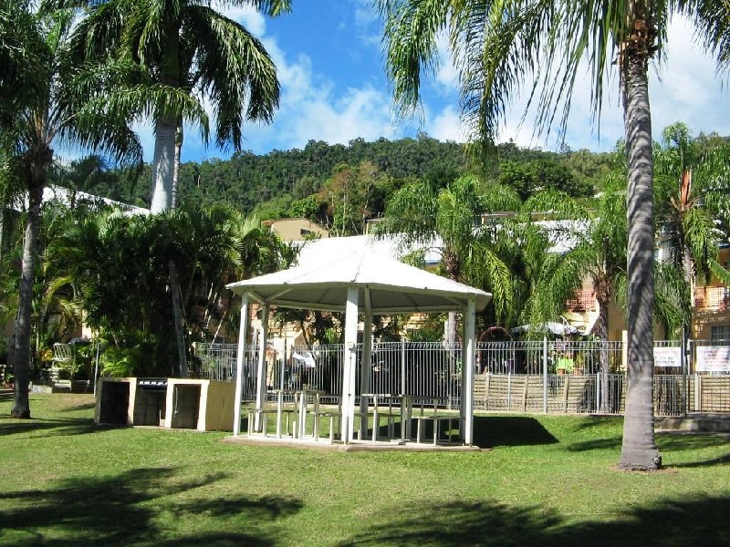 UNIT 3 ISLAND CLOSE CANNONVALE, Whitsundays QLD 4802