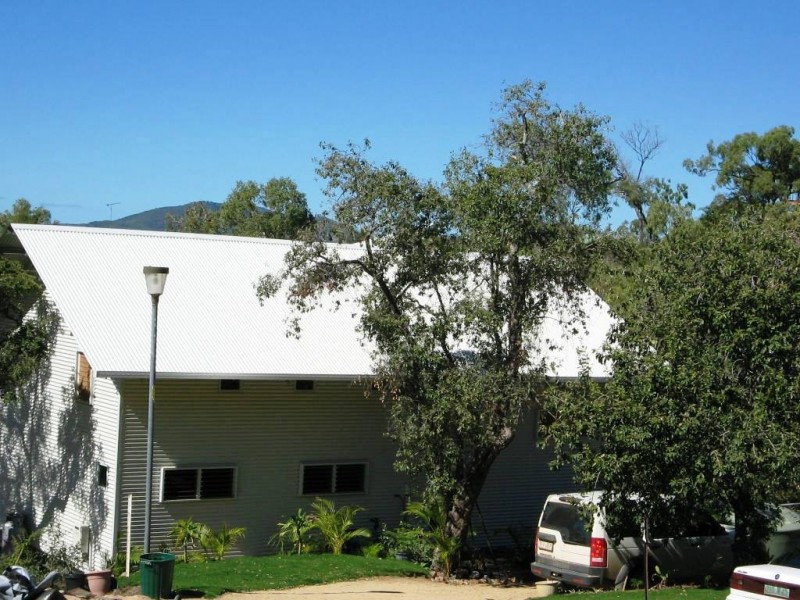 19 RATTRAY AVE, Hideaway Bay QLD 4800