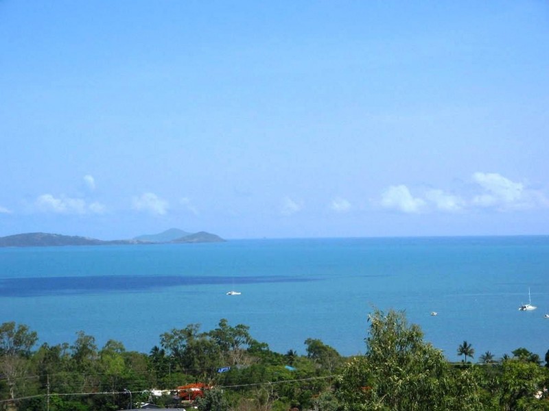 13  WOODWARK CRESCENT CANNONVALE, Whitsundays QLD 4802