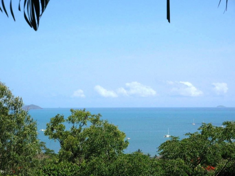 13  WOODWARK CRESCENT CANNONVALE, Whitsundays QLD 4802