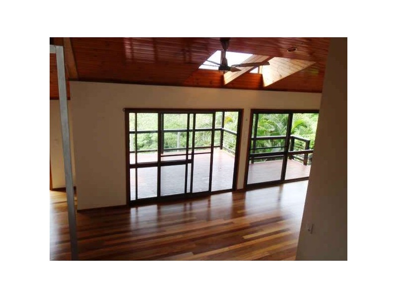 13  WOODWARK CRESCENT CANNONVALE, Whitsundays QLD 4802