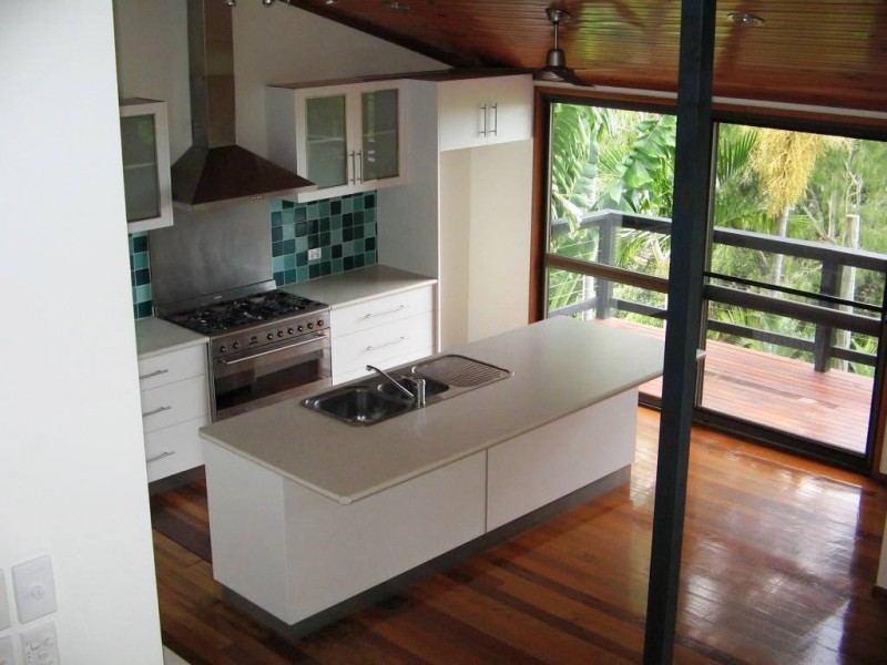 13  WOODWARK CRESCENT CANNONVALE, Whitsundays QLD 4802