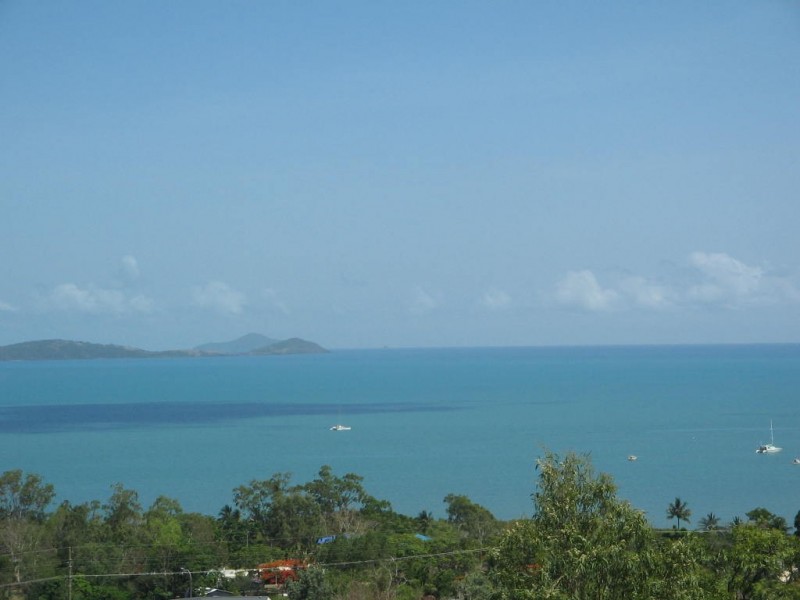 13 WOODWARK CRESCENT CANNONVALE, Whitsundays QLD 4802