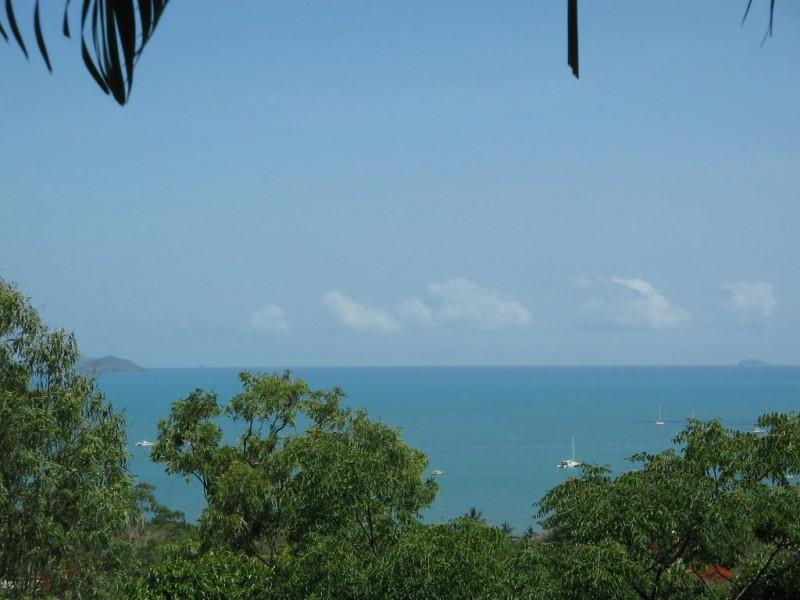 13 WOODWARK CRESCENT CANNONVALE, Whitsundays QLD 4802