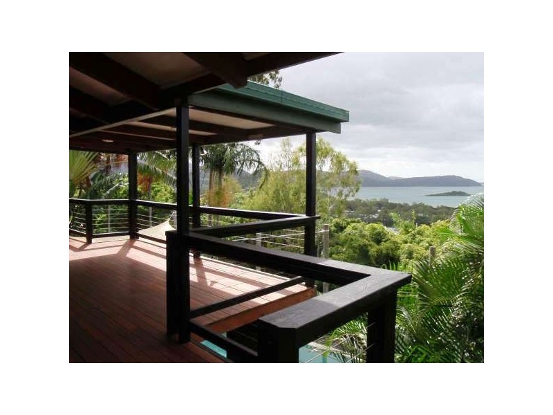 13 WOODWARK CRESCENT CANNONVALE, Whitsundays QLD 4802
