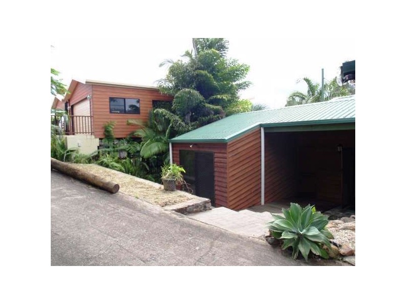 13 WOODWARK CRESCENT CANNONVALE, Whitsundays QLD 4802