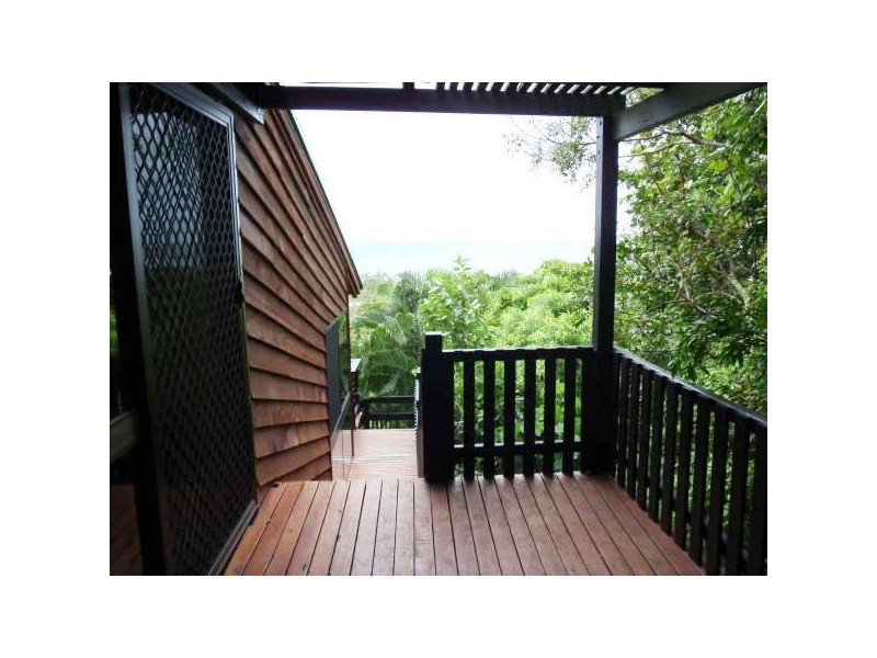 13 WOODWARK CRESCENT CANNONVALE, Whitsundays QLD 4802