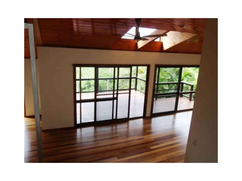 13 WOODWARK CRESCENT, Cannonvale QLD 4802