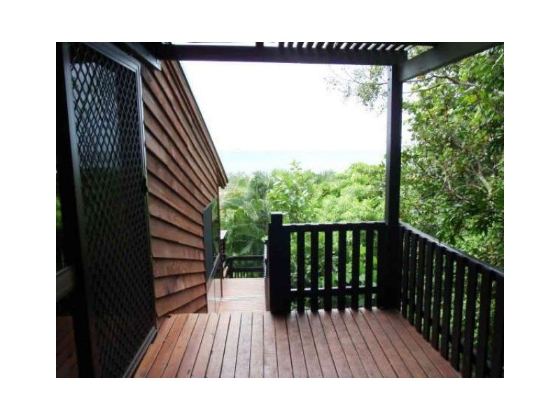 13 WOODWARK CRESCENT, Cannonvale QLD 4802