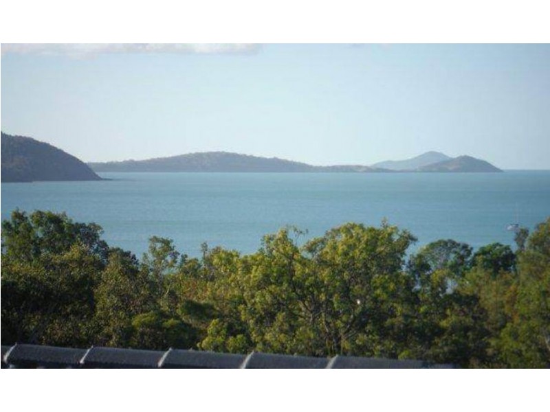 UNIT 15 REEFSIDE VILLAS 12 ESHELBY DRIVE, Cannonvale QLD 4802