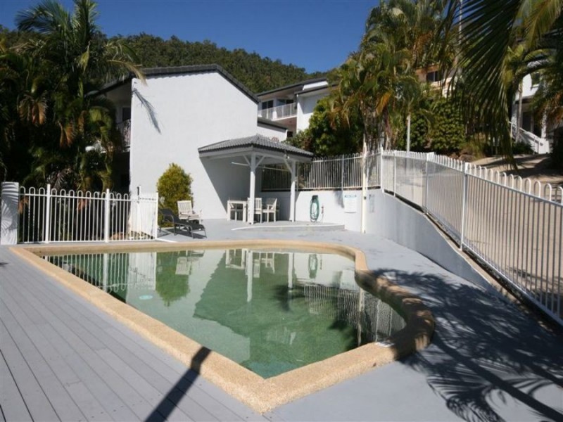 UNIT 15 REEFSIDE VILLAS 12 ESHELBY DRIVE, Cannonvale QLD 4802