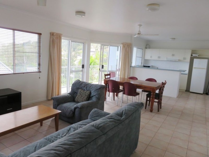 UNIT 15 REEFSIDE VILLAS 12 ESHELBY DRIVE, Cannonvale QLD 4802