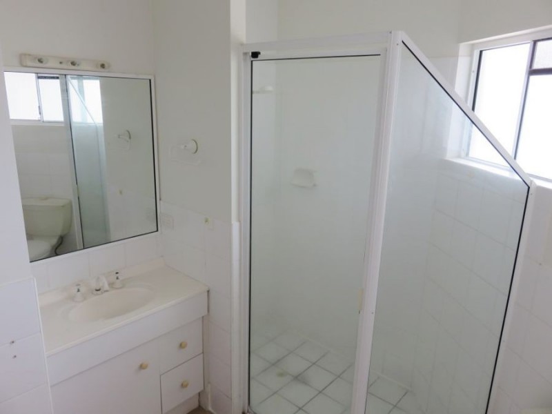 UNIT 15 REEFSIDE VILLAS 12 ESHELBY DRIVE, Cannonvale QLD 4802