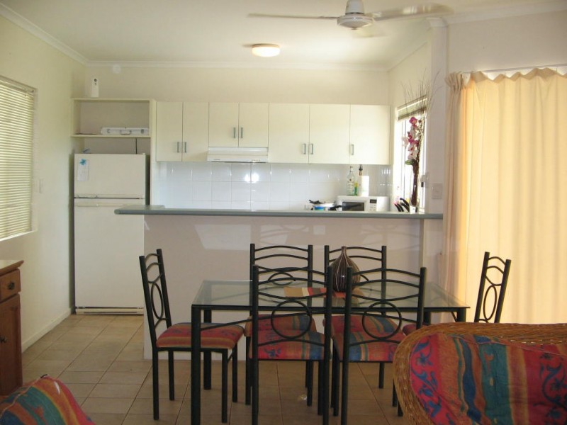 UNIT 22  REEFSIDE VILLAS ESHELBY DRIVE CANNONVALE, Whitsundays QLD 4802