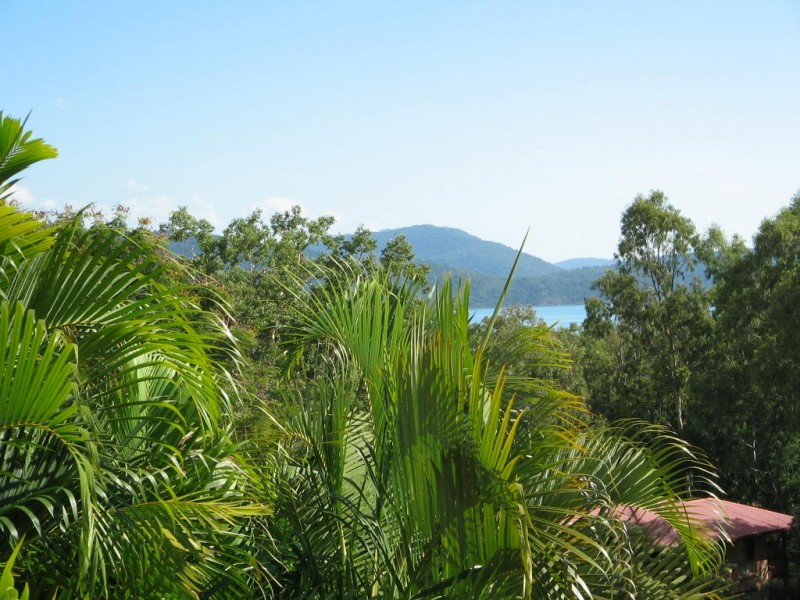 UNIT 22  REEFSIDE VILLAS ESHELBY DRIVE CANNONVALE, Whitsundays QLD 4802