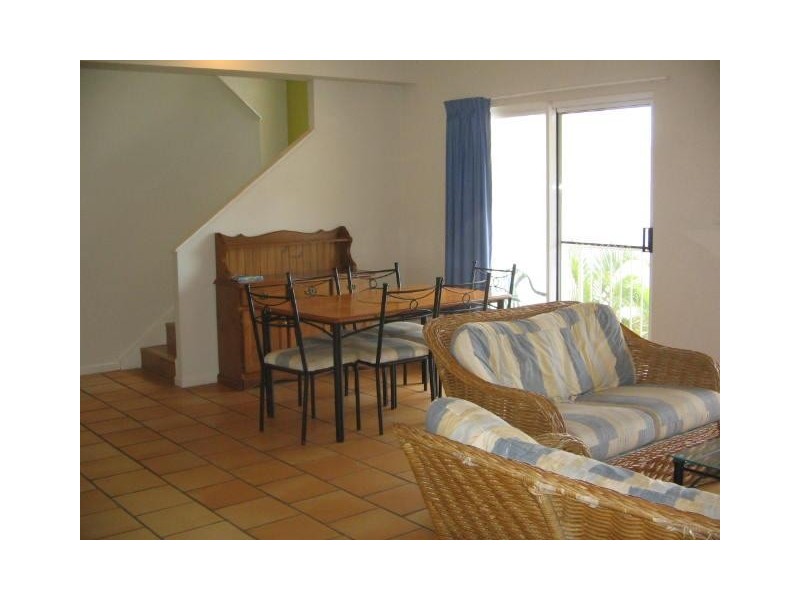 UNIT 6  REEFSIDE VILLAS ESHELBY DRIVE, Cannonvale QLD 4802