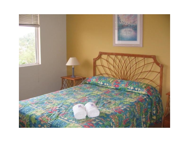 UNIT 6  REEFSIDE VILLAS ESHELBY DRIVE, Cannonvale QLD 4802