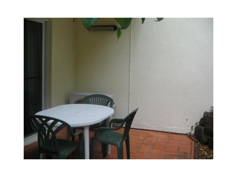 UNIT 6  REEFSIDE VILLAS ESHELBY DRIVE, Cannonvale QLD 4802