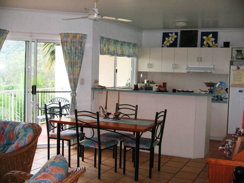 UNIT 2  REEFSIDE ESHELBY DR CANNONVALE, Whitsundays QLD 4802
