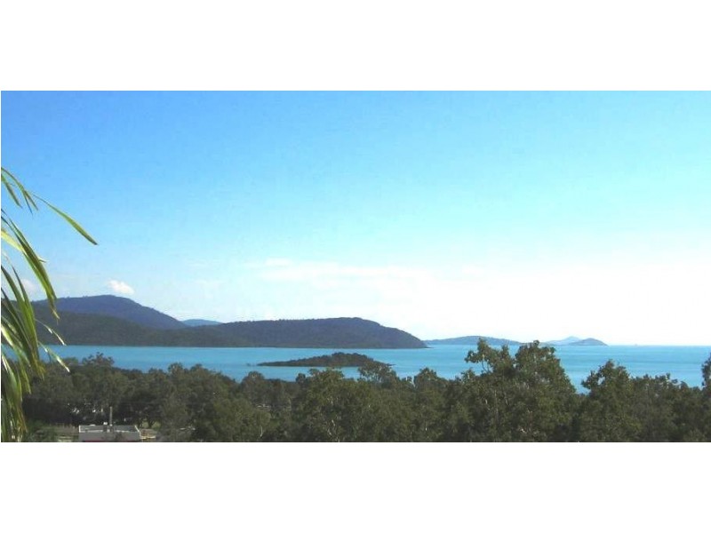 2 REEFSIDE VILLAS 12 ESHELBY DRIVE, Cannonvale QLD 4802