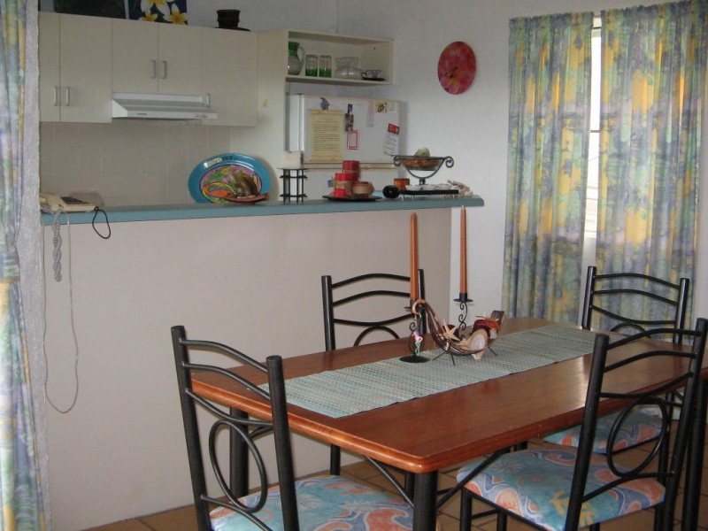 2 REEFSIDE VILLAS 12 ESHELBY DRIVE, Cannonvale QLD 4802