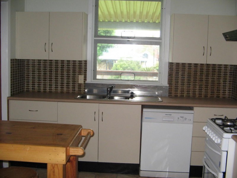 8 EDWARD STREET, Proserpine QLD 4800