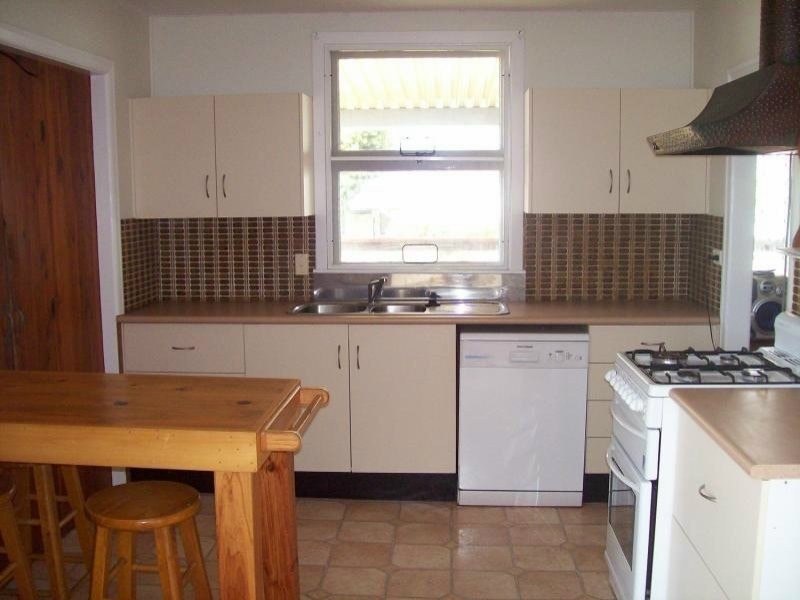 8 EDWARD ST PROSERPINE, Whitsundays QLD 4802