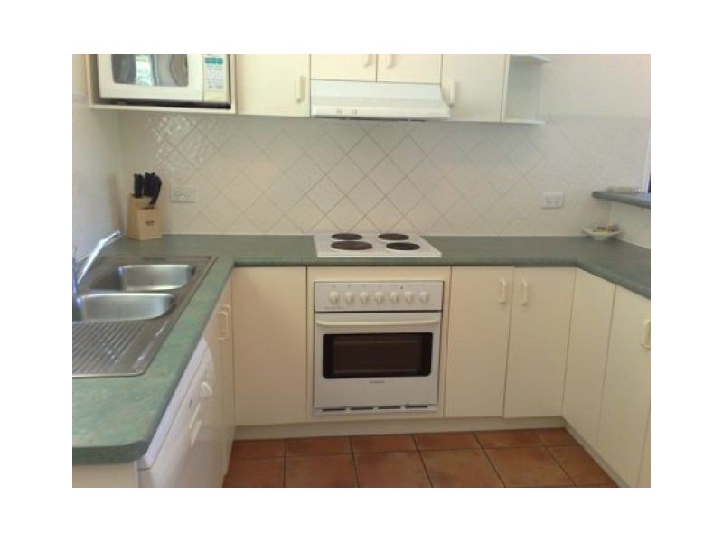 UNIT 33/ 12 REEFSIDE VILLAS CANNONVALE, Whitsundays QLD 4802