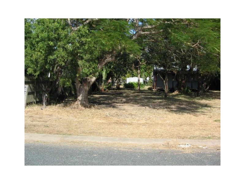 8 CHURCH ST CALEN 4798, Mackay QLD 4740