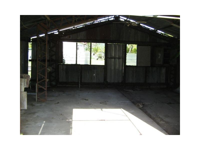 8 CHURCH ST CALEN 4798, Mackay QLD 4740