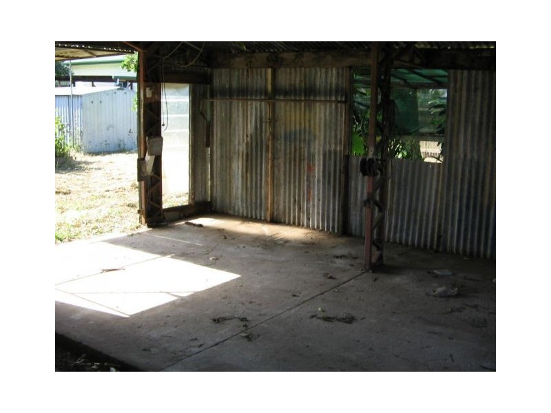 8 CHURCH ST CALEN 4798, Mackay QLD 4740